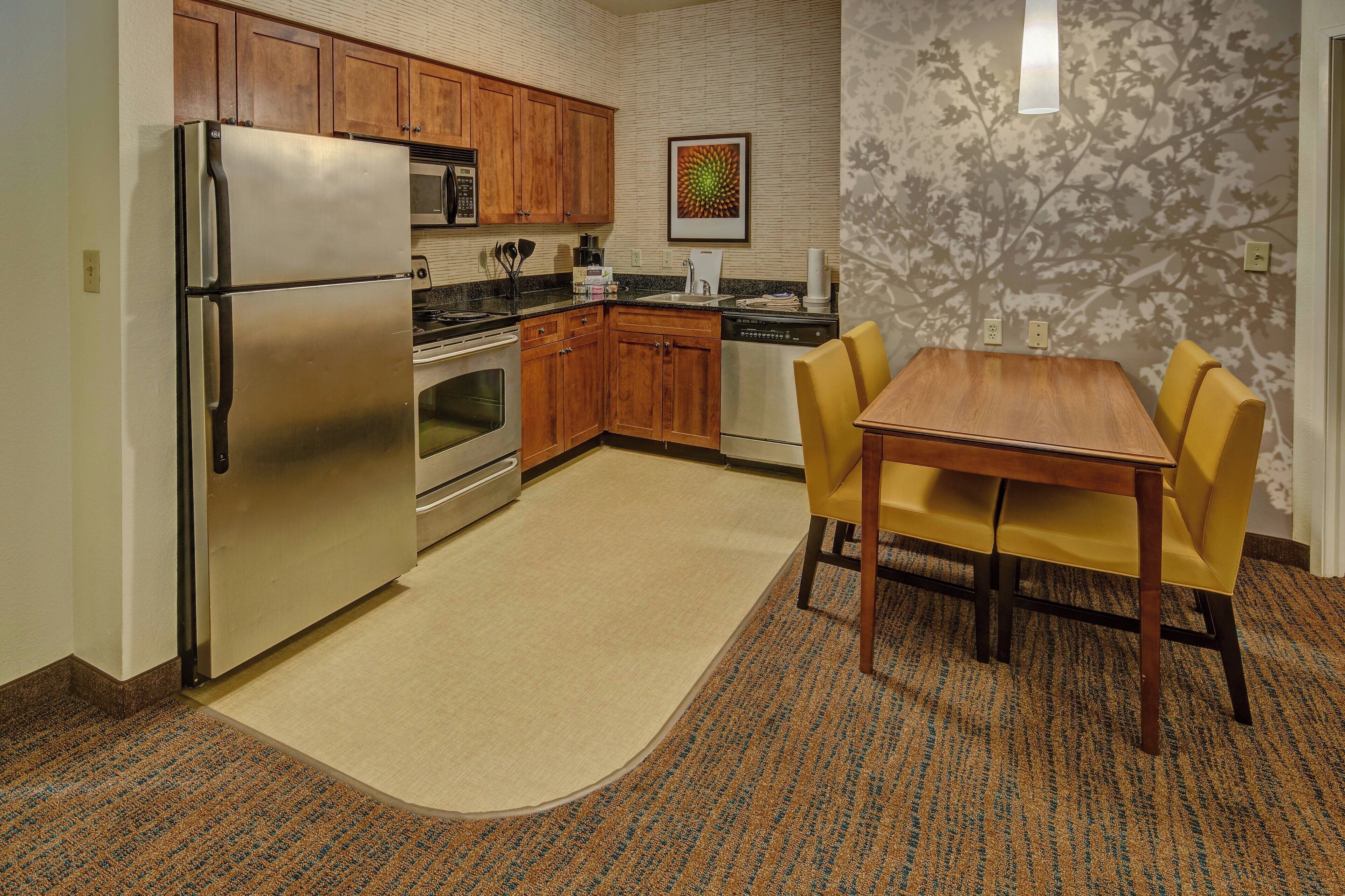 suite, 1 double bed | 1 bedroom, desk, laptop workspace, blackout curtains