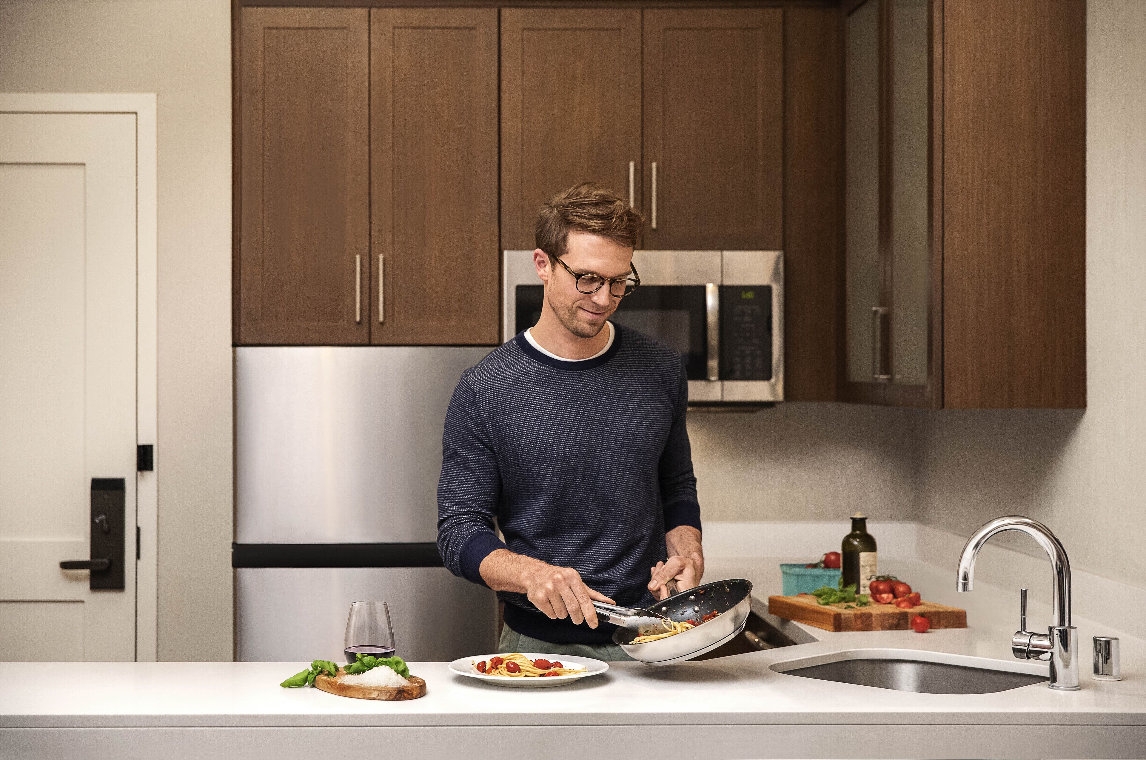 fridge, microwave, dishwasher, coffee/tea maker