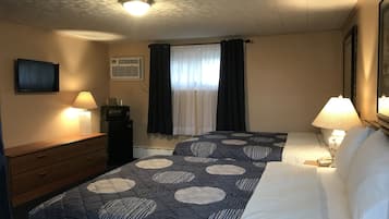 Family Suite | Blackout curtains, iron/ironing board, free WiFi, bed sheets