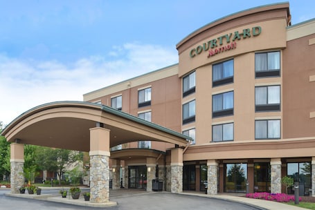 Aerial view. Courtyard by Marriott Pittsburgh Monroeville