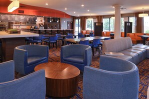 Daily cooked-to-order breakfast for a fee - Courtyard by Marriott Pittsburgh Monroeville (Monroeville)