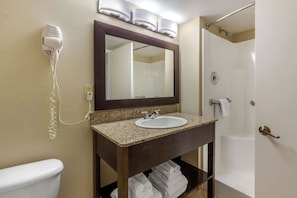 Suite, Non Smoking | Bathroom | Combined shower/bathtub, hair dryer, towels