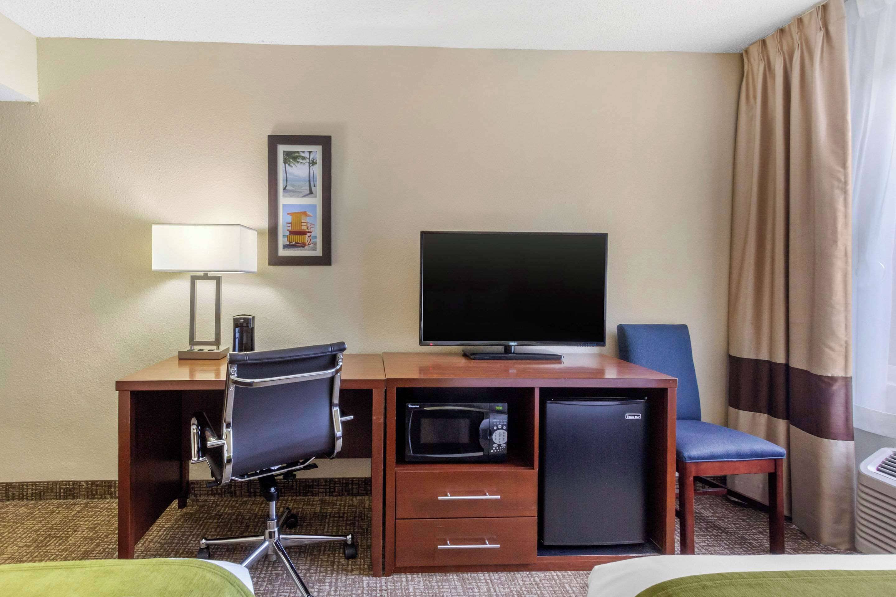 Photo - Comfort Inn St Petersburg North