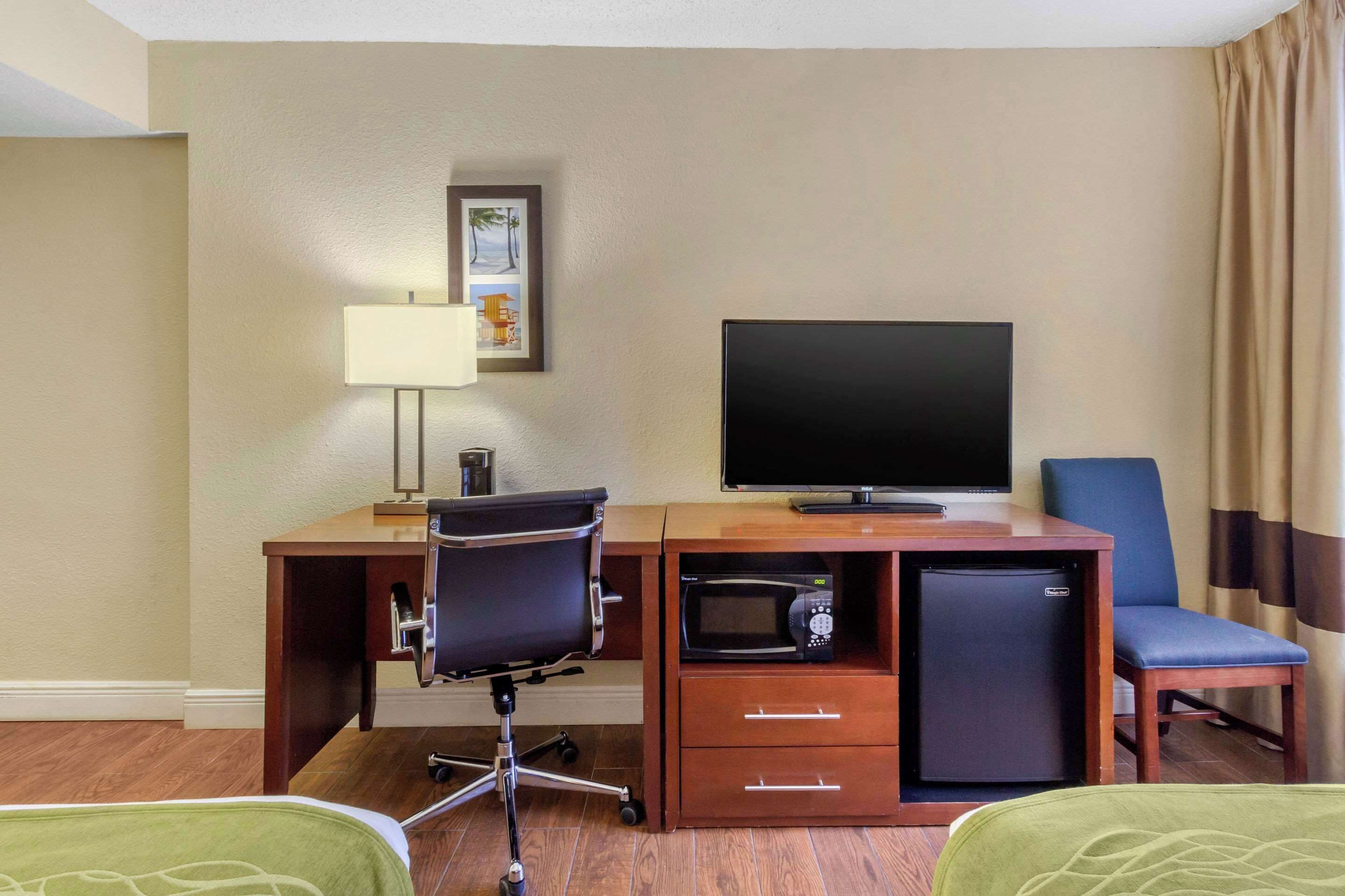 Photo - Comfort Inn St Petersburg North