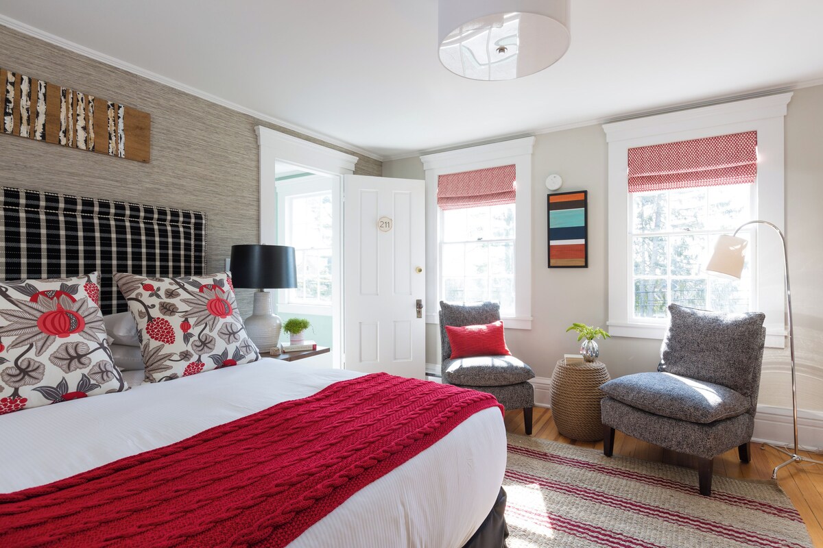 Queen Bed