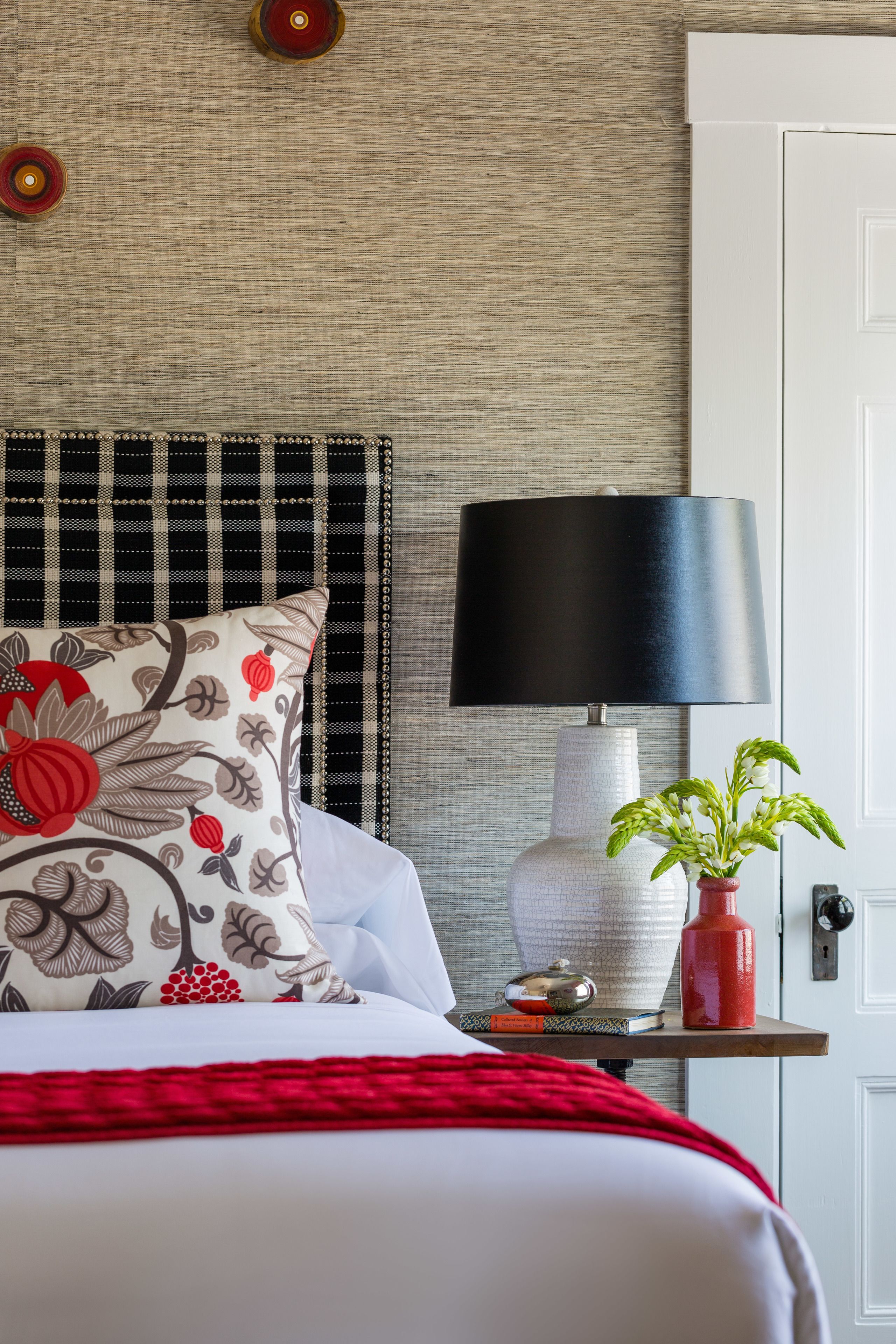 deluxe room, 1 queen bed, sea view | premium bedding, iron/ironing board, free wifi, bed sheets