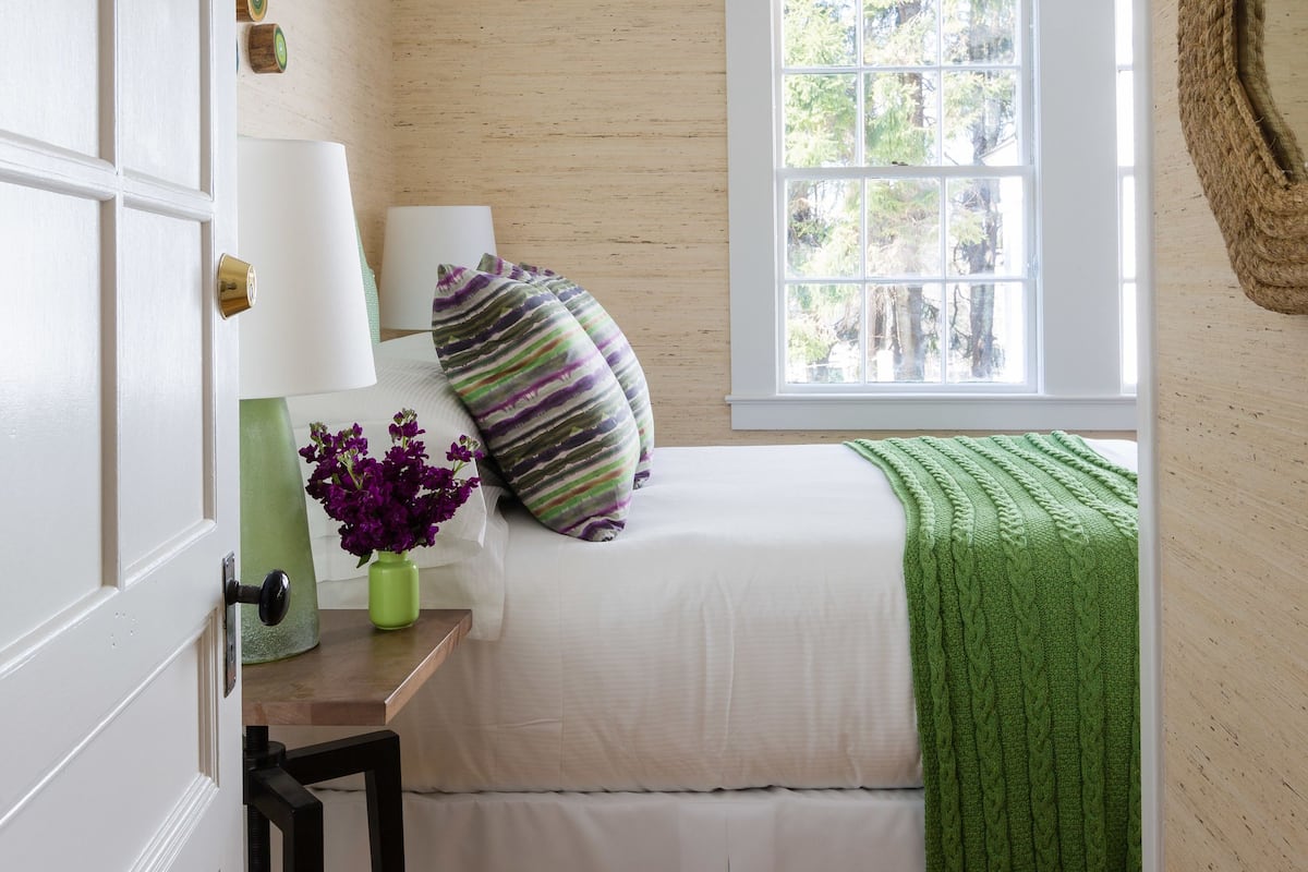 standard room, 1 double bed | premium bedding, iron/ironing board, free wifi, bed sheets