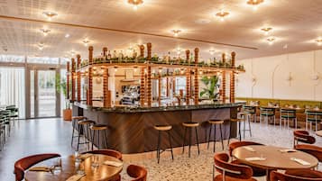 Breakfast, lunch, dinner served; Italian cuisine, garden views
