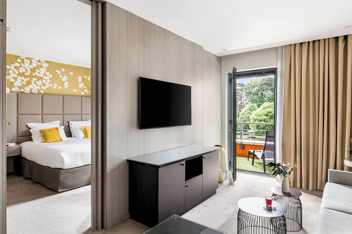 in-room safe, desk, blackout curtains, soundproofing