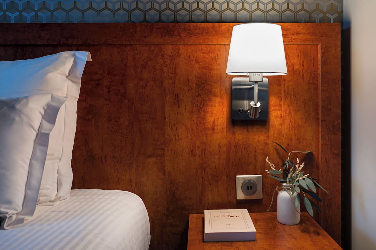 In-room safe, desk, blackout drapes, soundproofing