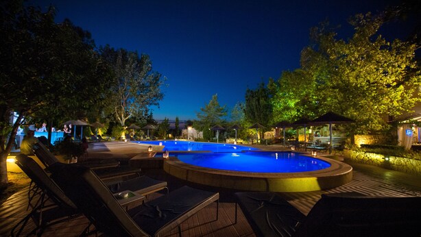Outdoor pool - Petrino Suites Hotel (Kassandra)