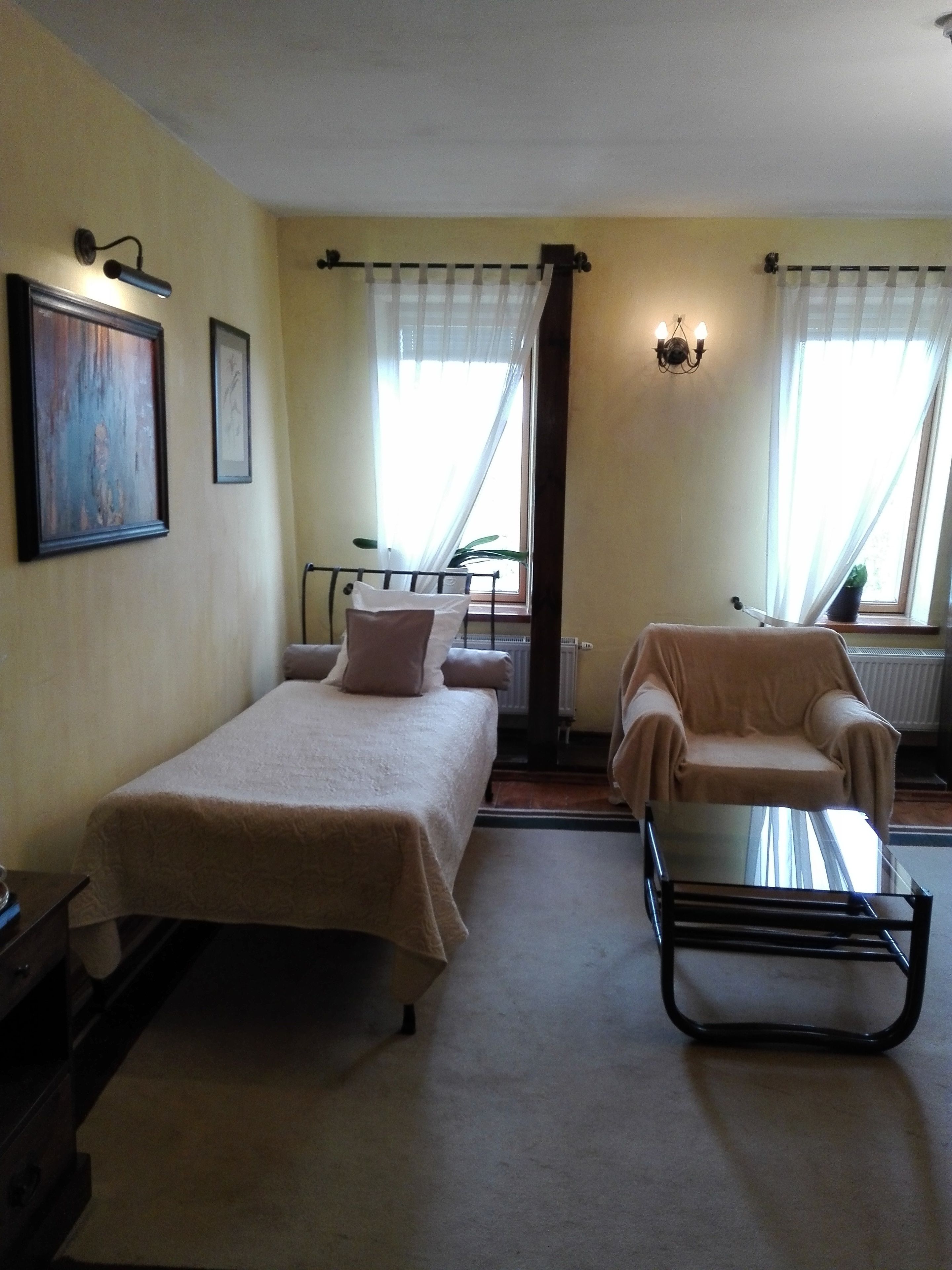 deluxe twin room | minibar, in-room safe, desk, blackout curtains