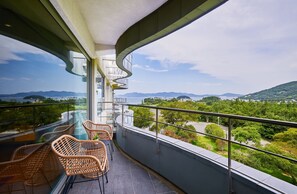 Minibar, in-room safe, blackout drapes, Internet - Ananti at Namhae (Namhae)