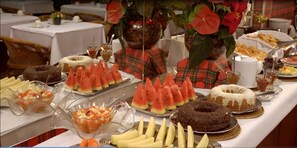 Desayuno a la carta diario (BRL 29 por persona)