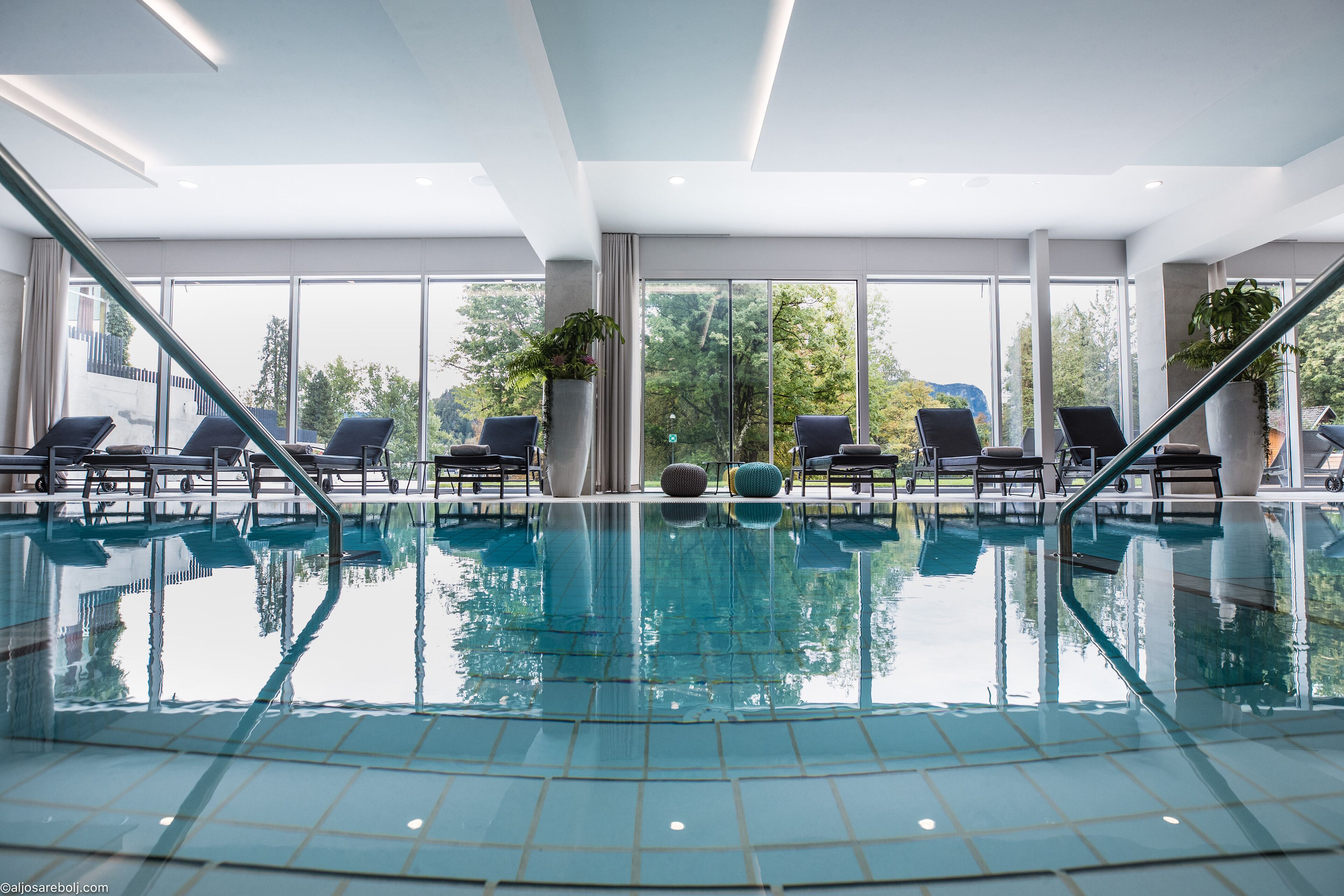 indoor pool, pool loungers