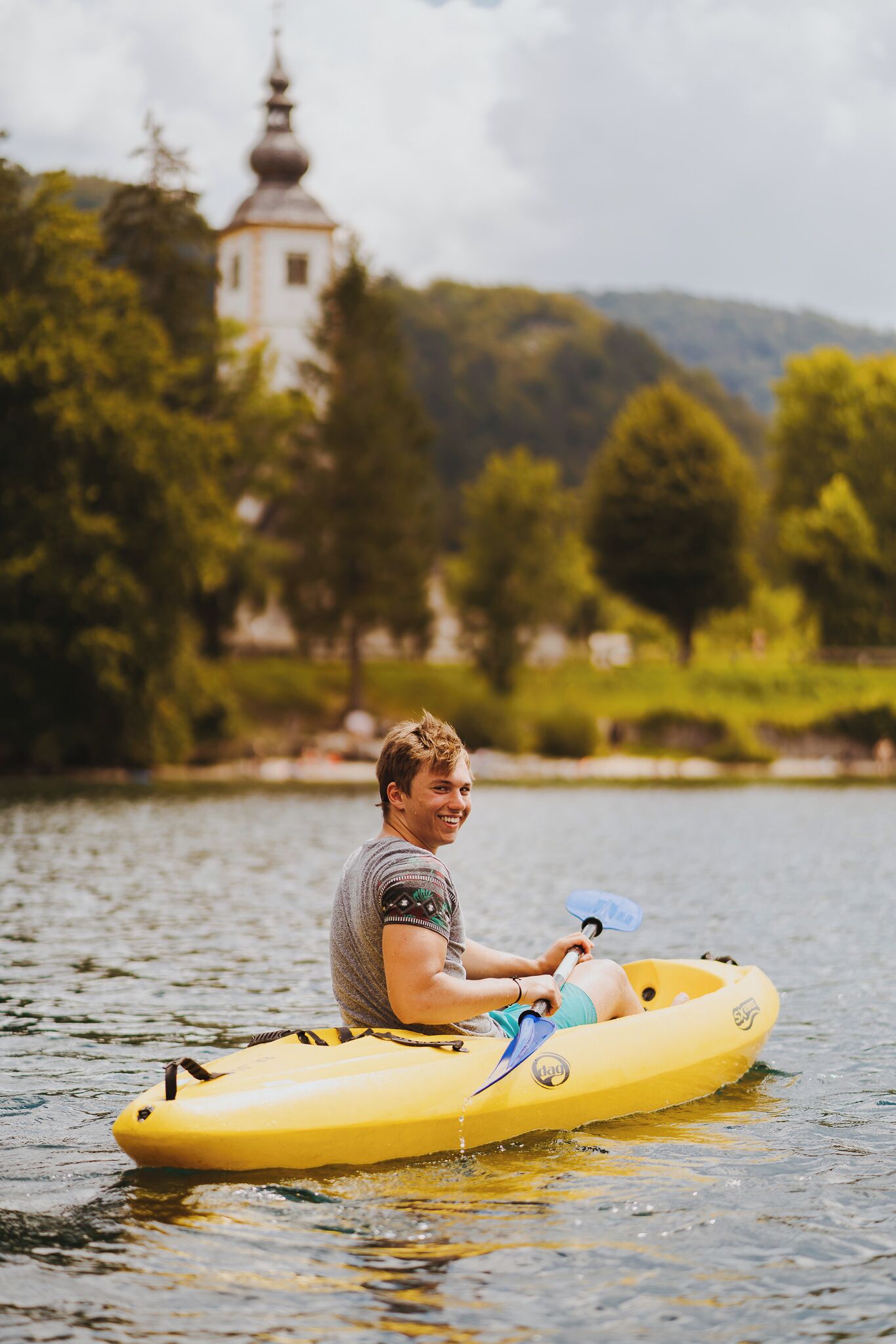 Chèo thuyền kayak
