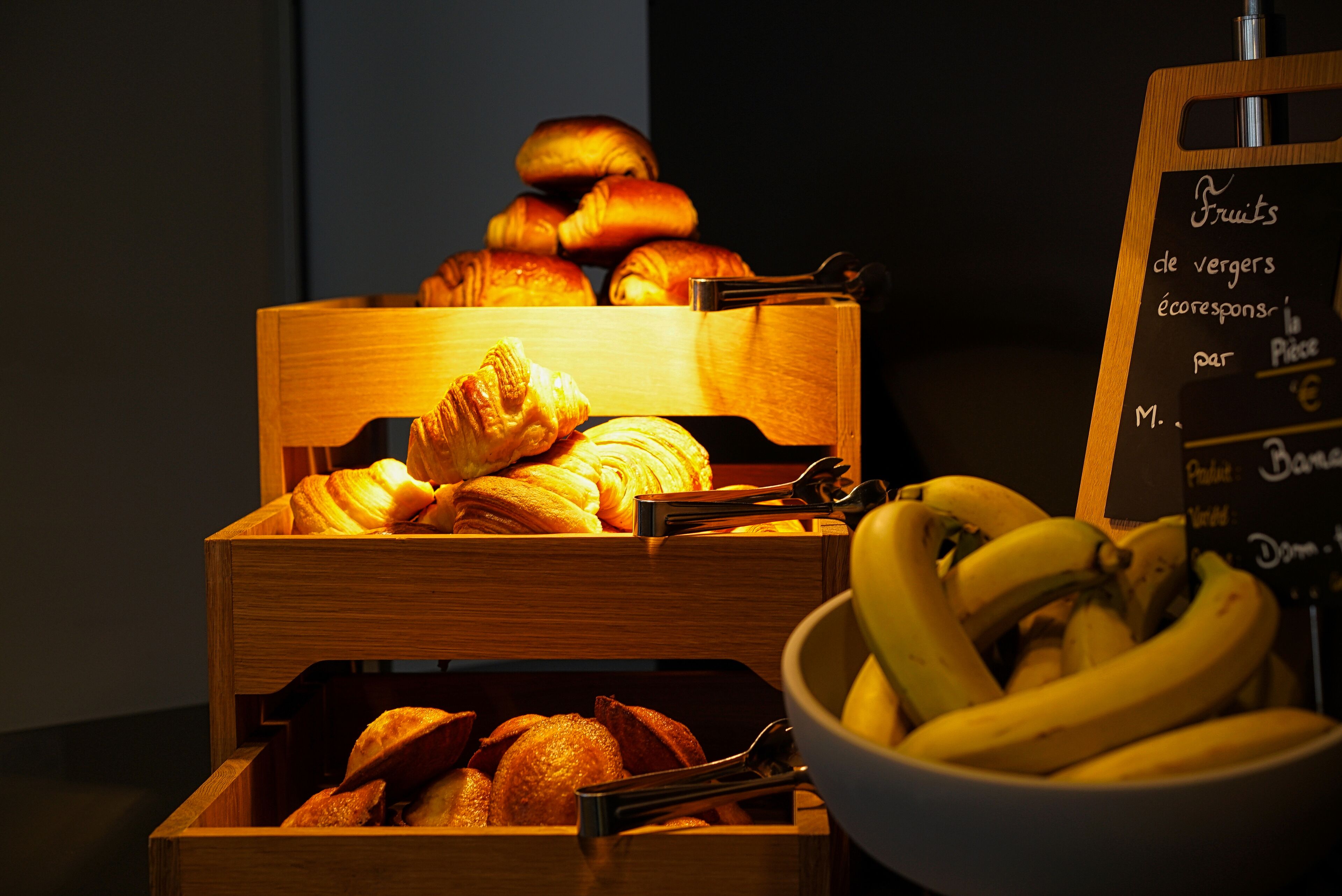 daily full breakfast (eur 19.50 per person)