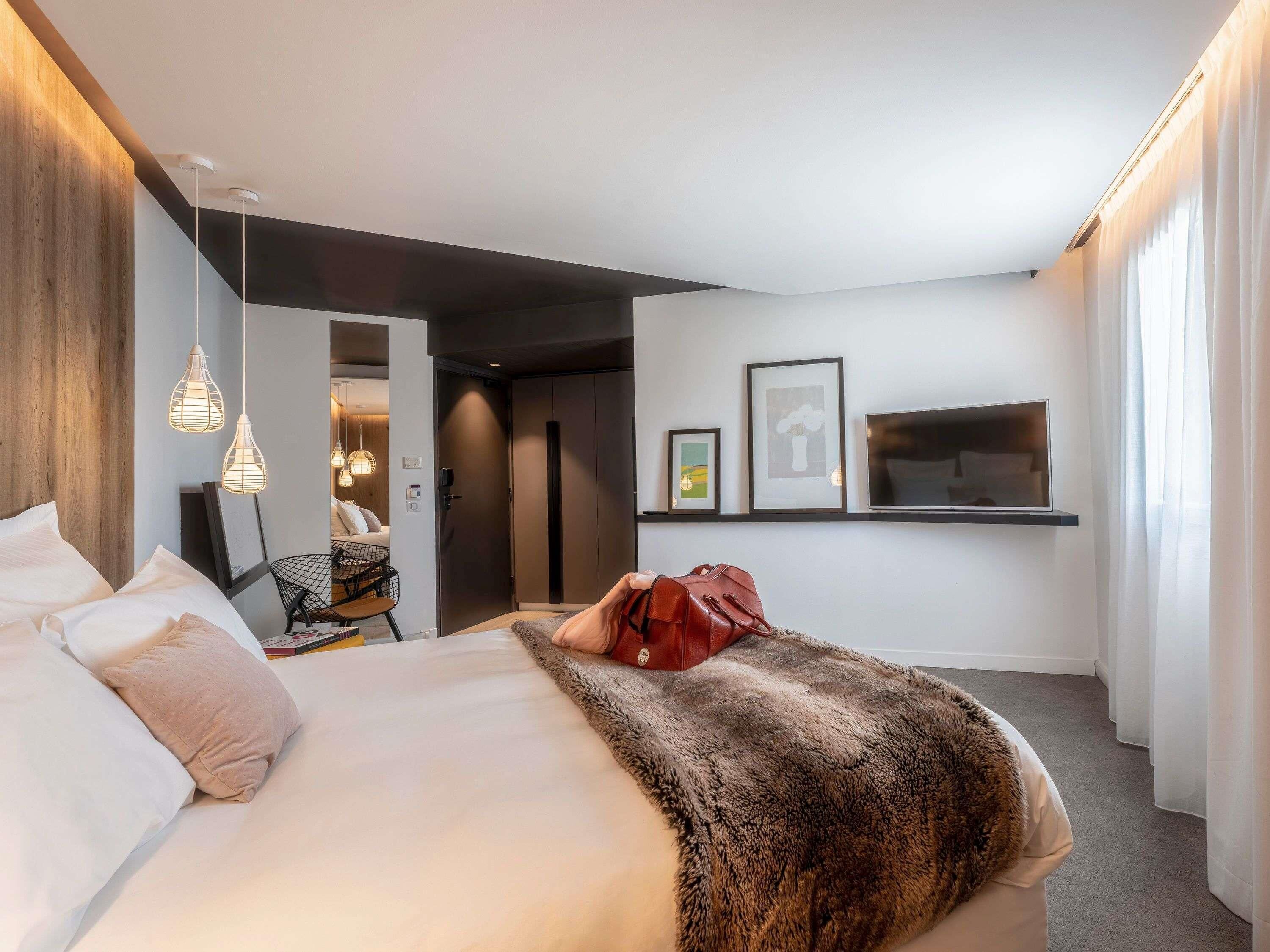Ropa de cama de alta calidad y minibar 
