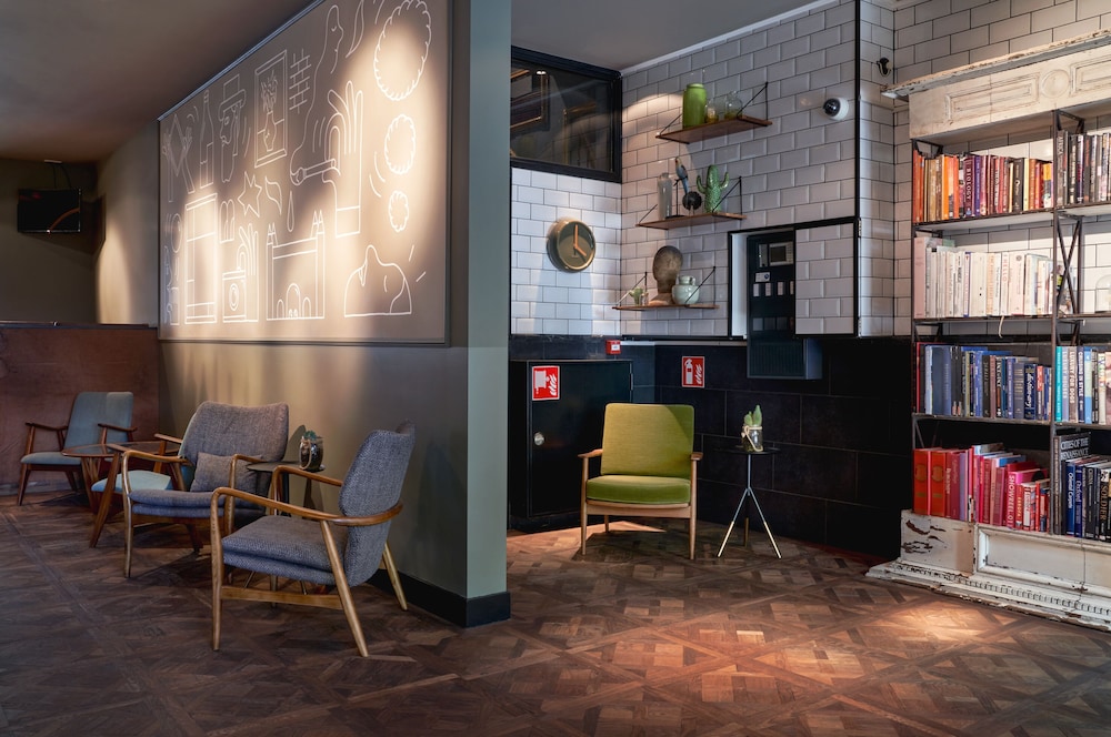 Max Brown Hotel Museum Square by null