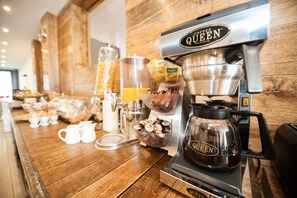 Daily buffet breakfast (EUR 10 per person) - Hotel Midi - Zuid (Brussels)