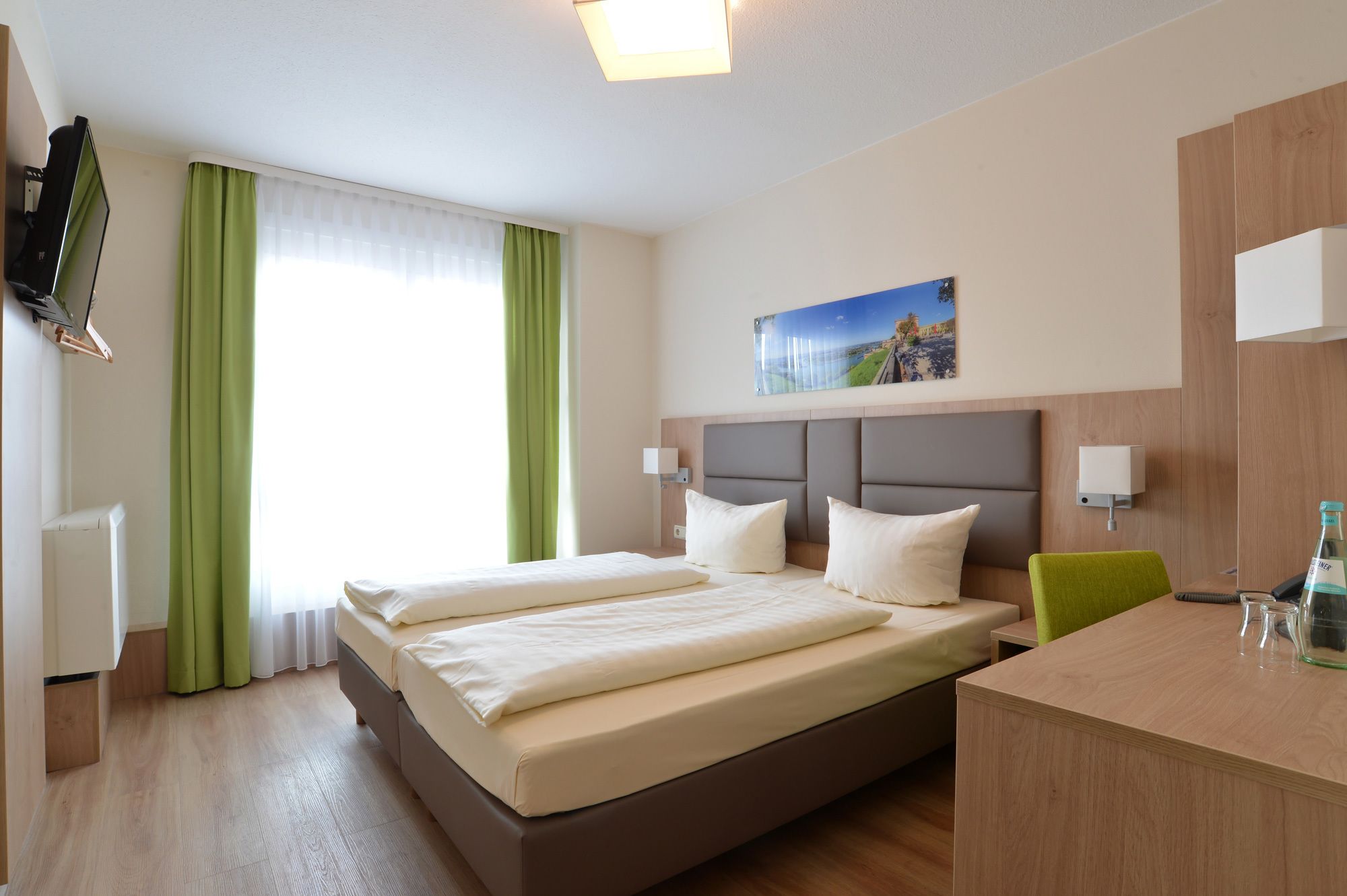 twin room | in-room safe, desk, soundproofing, cots/infant beds