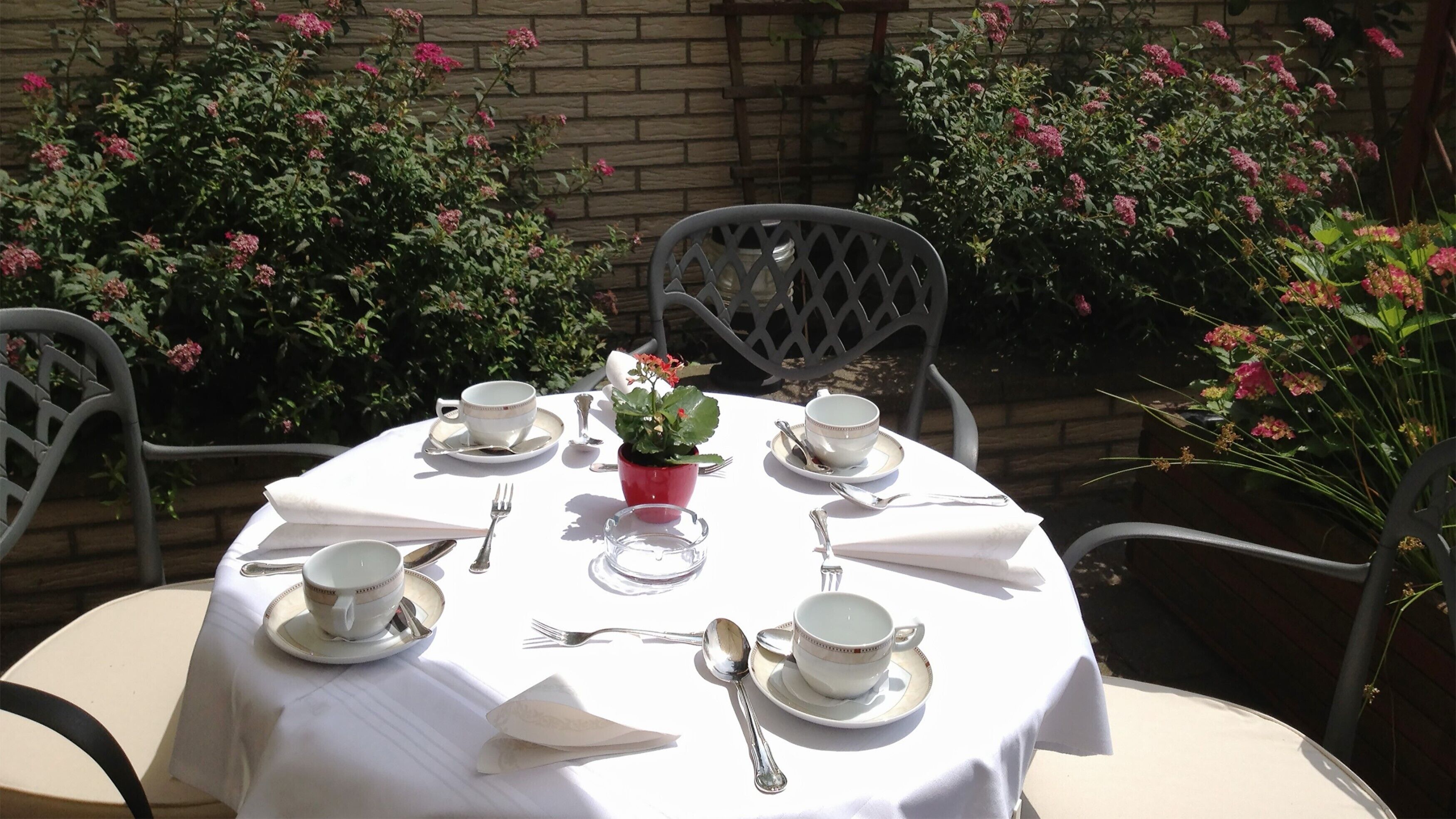 daily buffet breakfast (eur 18 per person)