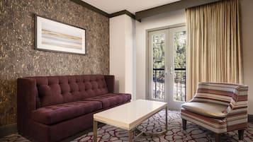 Junior Suite, 1 King Bed | Living area | 32-inch LCD TV with cable channels, TV, pay films