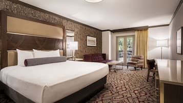 Junior Suite, 1 King Bed | Pillow-top beds, in-room safe, desk, blackout curtains