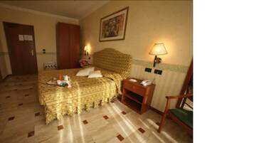 Minibar, una cassaforte in camera, Wi-Fi gratuito