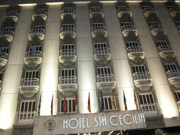 Façade de l’hébergement - soirée/nuit