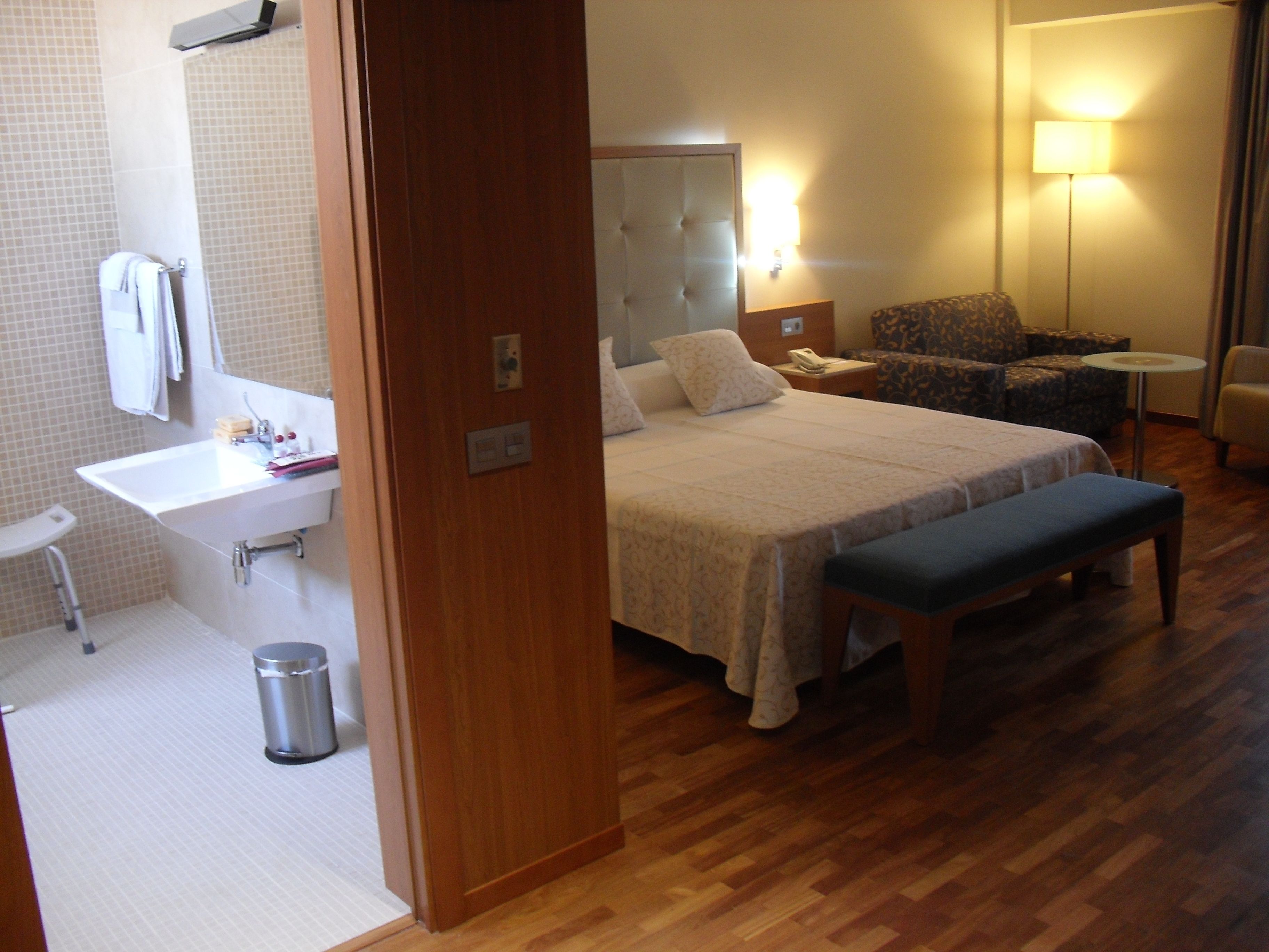superior double room, accessible | minibar, in-room safe, desk, blackout curtains