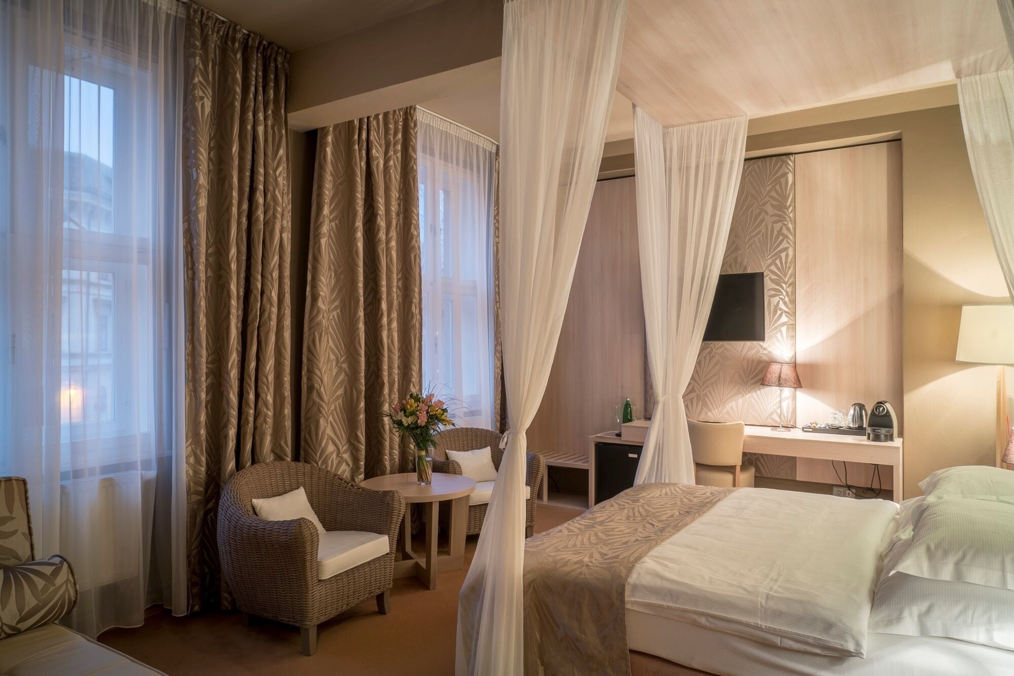 premium double room (canopy room) | 1 bedroom, hypo-allergenic bedding, minibar, in-room safe