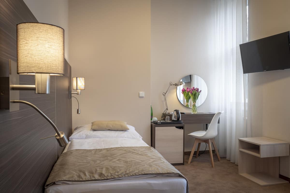 Superior Single Room | Hypo-allergenic bedding, minibar, in-room safe, desk
