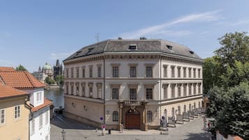 Thành phố nhìn từ nơi lưu trú