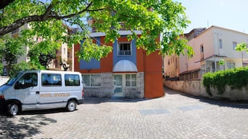 Esterni