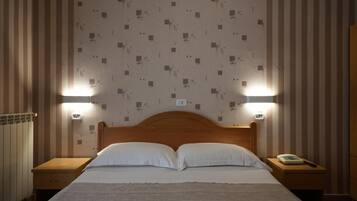 Draps italiens de Frette, literie de qualité, coffre-fort, bureau