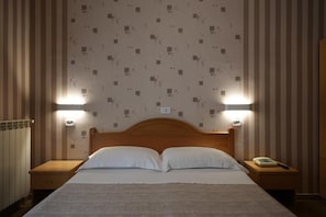 Frette Italian sheets, premium bedding, in-room safe, desk - Hotel Siviglia (Fiuggi)