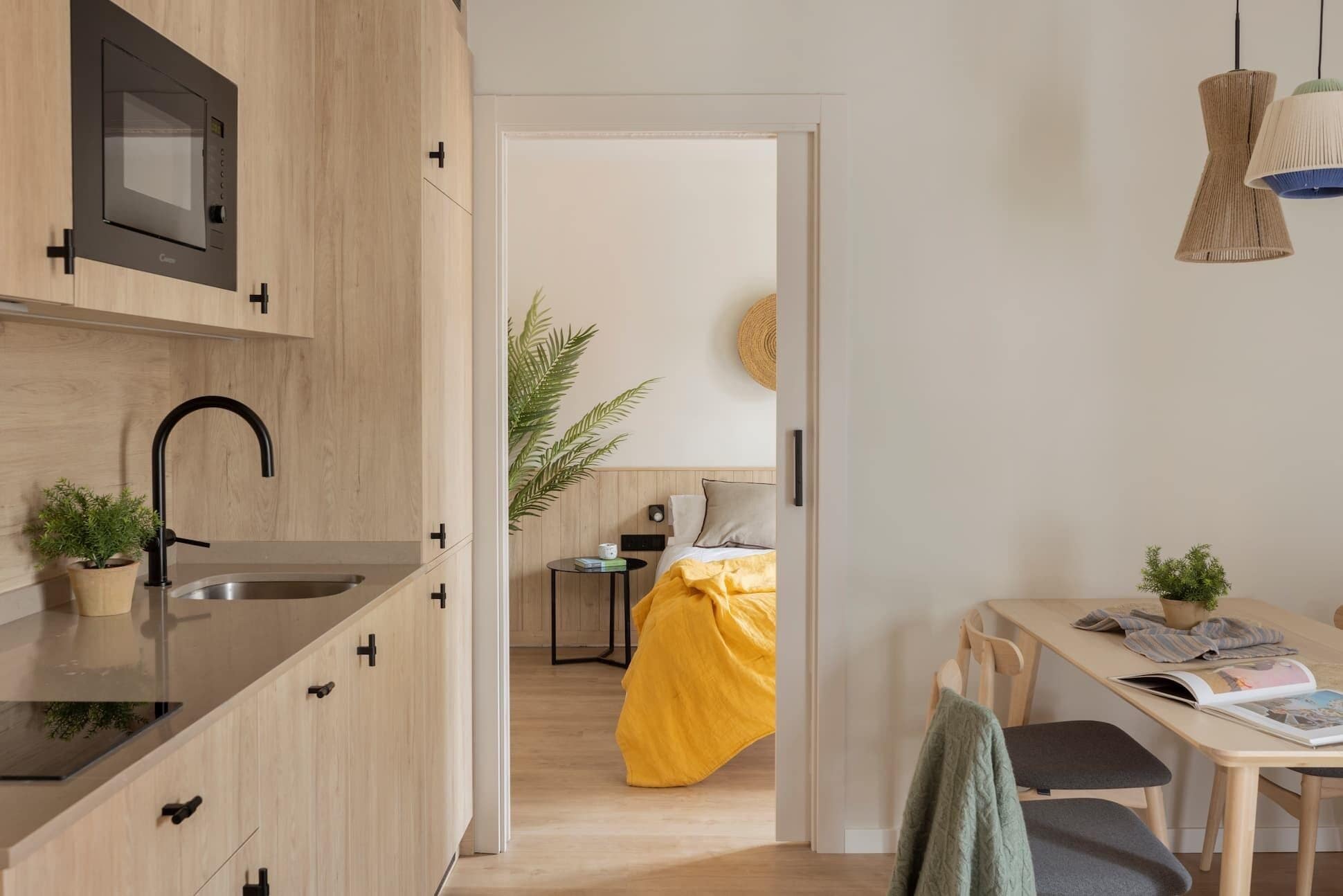 Zimmersafe, laptopgeeigneter Arbeitsplatz, schallisolierte Zimmer