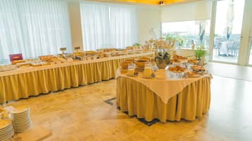 Petit déjeuner buffet compris tous les jours