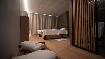 Couples treatment room(s), sauna, Turkish bath/hammam, massages