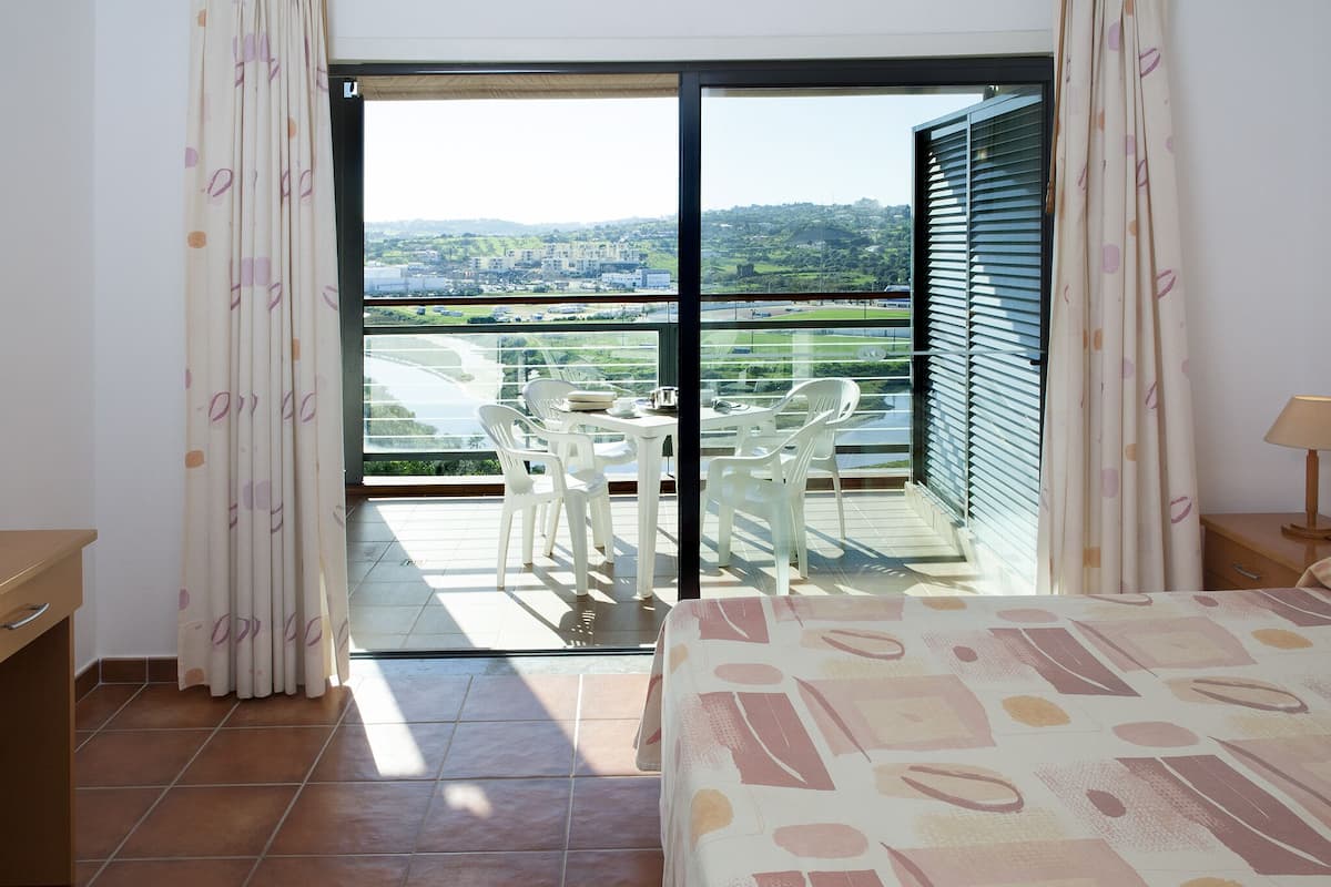 Iron/ironing board (on request), WiFi, bed sheets