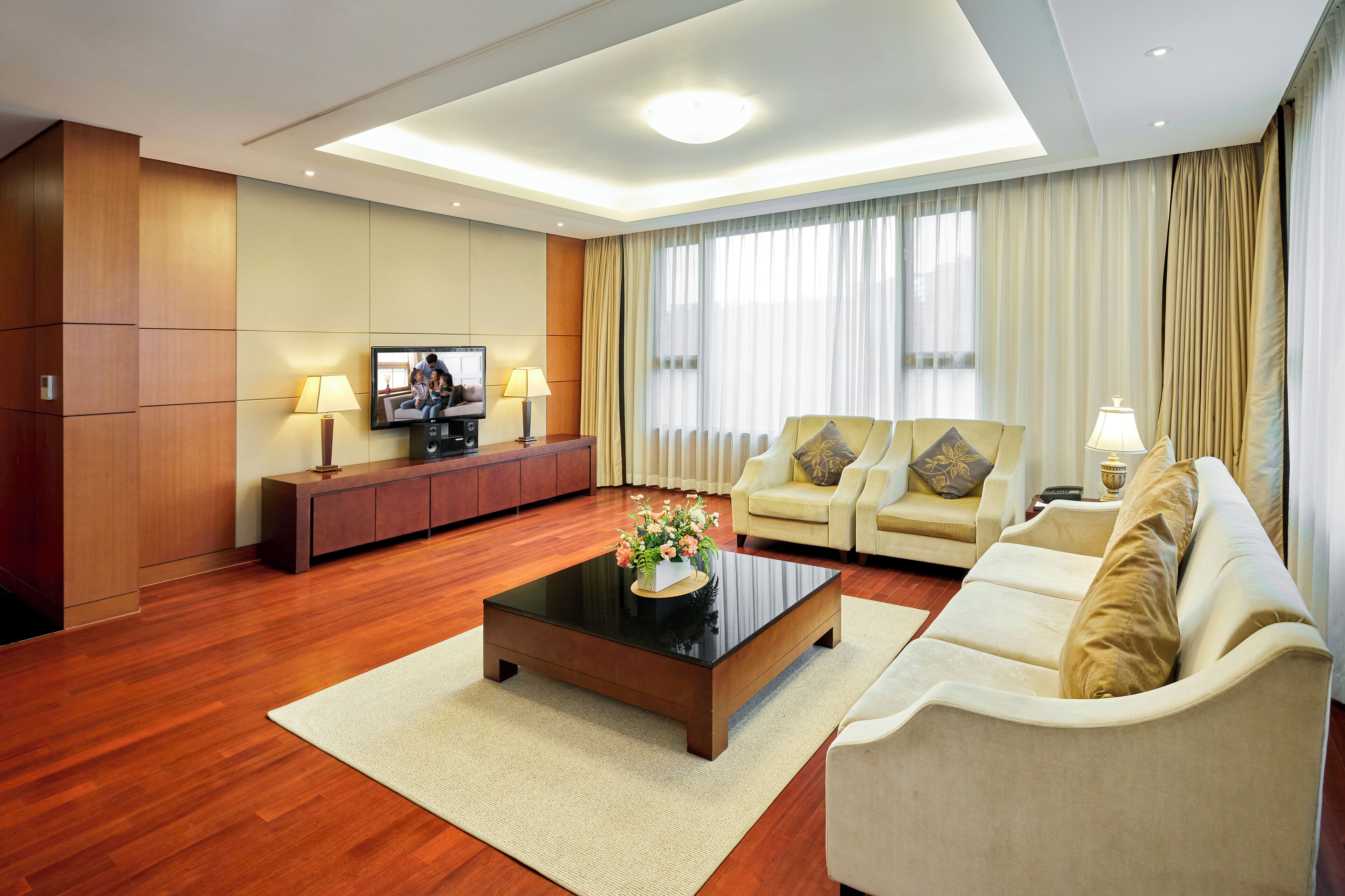 In-room safe, desk, iron/ironing board, free WiFi