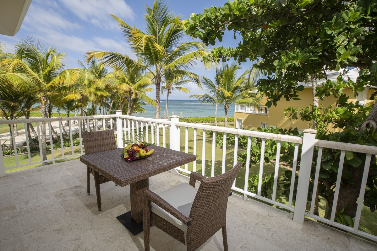 Beach Front Junior Suite | Balcony