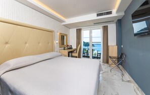 Hypo-allergenic bedding, minibar, in-room safe, desk - Grand Hotel Park (Dubrovnik)