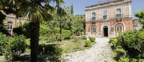 Entrée de l’hébergement