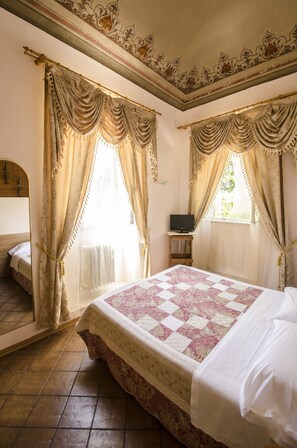 Double Room | Premium bedding, minibar, desk, iron/ironing board - Hotel Iris (Perugia)