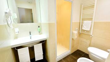 Shower, free toiletries, hair dryer, bidet