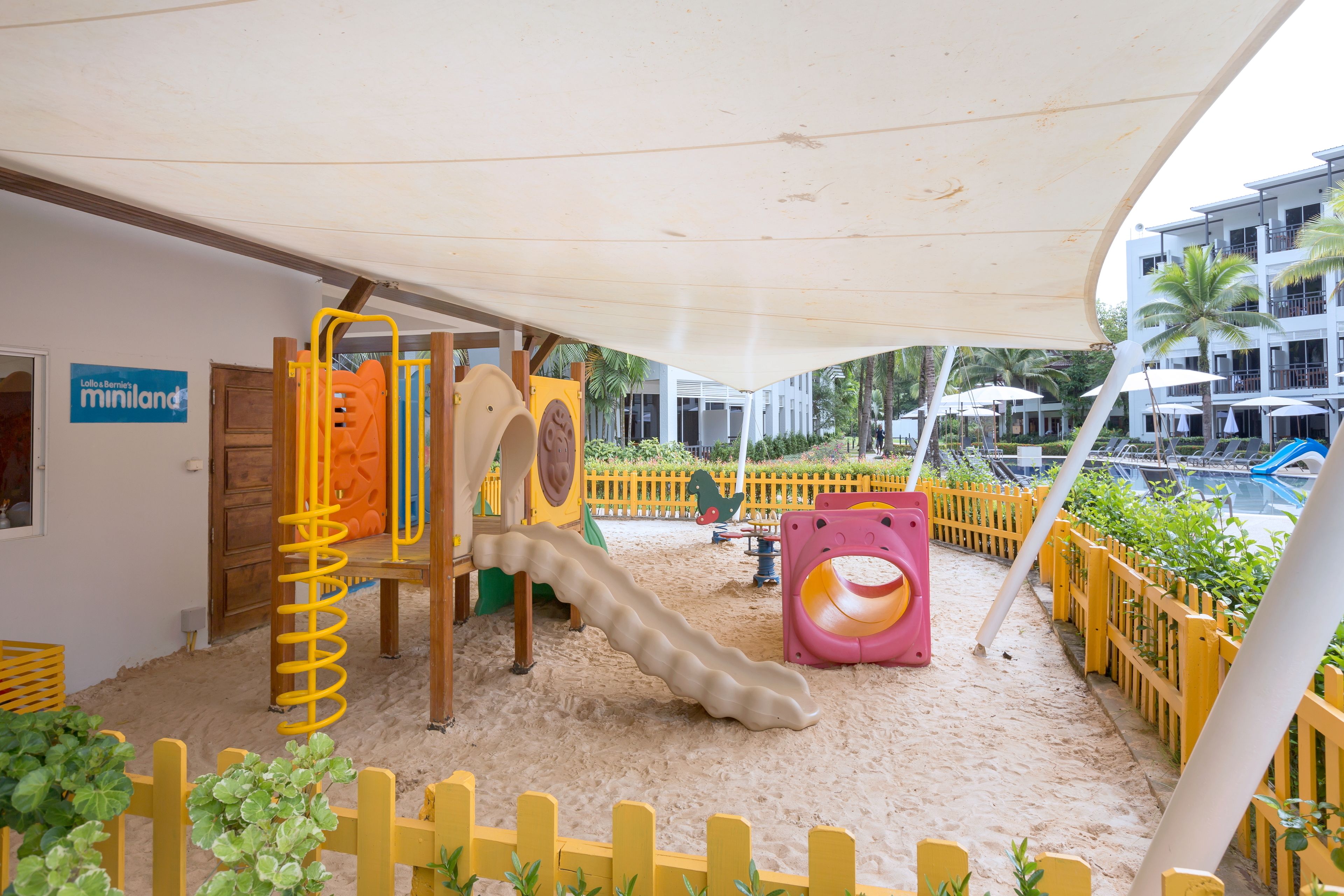 children’s play area – outdoor