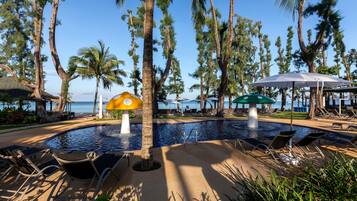 4 outdoor pools, pool umbrellas