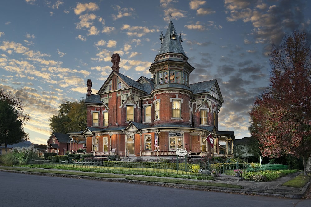 The Empress of Little Rock - Lonoke County, AR